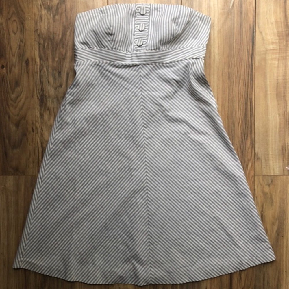 Gap size 2 strapless gray and white stripe dress